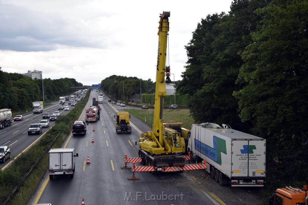 Schwerer VU A 3 Rich Oberhausen Hoehe AK Leverkusen P883.JPG - Miklos Laubert